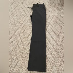 Like new, hybrid style men’s pants.